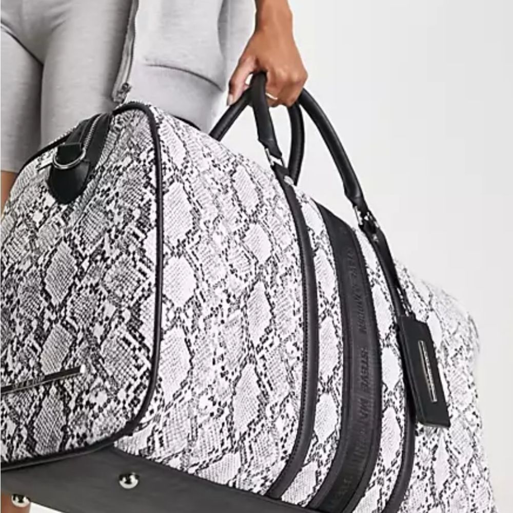 Steve Madden BSpeedys Snake Print Travel Duffel Bag - Picture 3 of 10